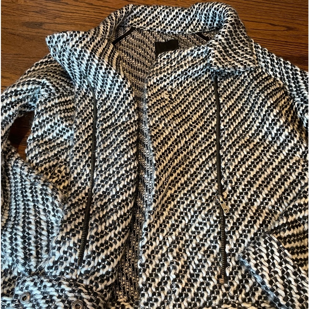 Second Female XS Jacket - Picture 2 of 5
